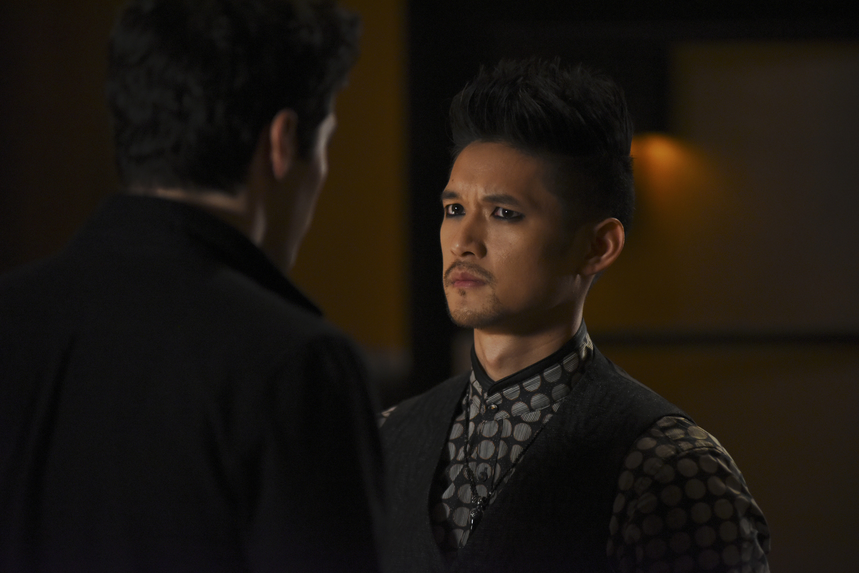 Magnus bane. Магнус Бейн. Магнус Бейн Сумеречные охотники.